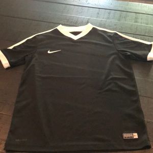 Nike dry fit short sleeve athletic tee